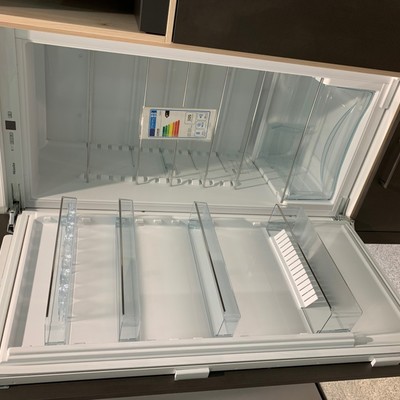 Miele, integrierter Kühlschrank, 122er Nische - Sonderpreis von 500,-- incl. Mwst.!! Miele, integrierter Kühlschrank, 122er Nische - Sonderpreis von 500,-- incl. Mwst.!!